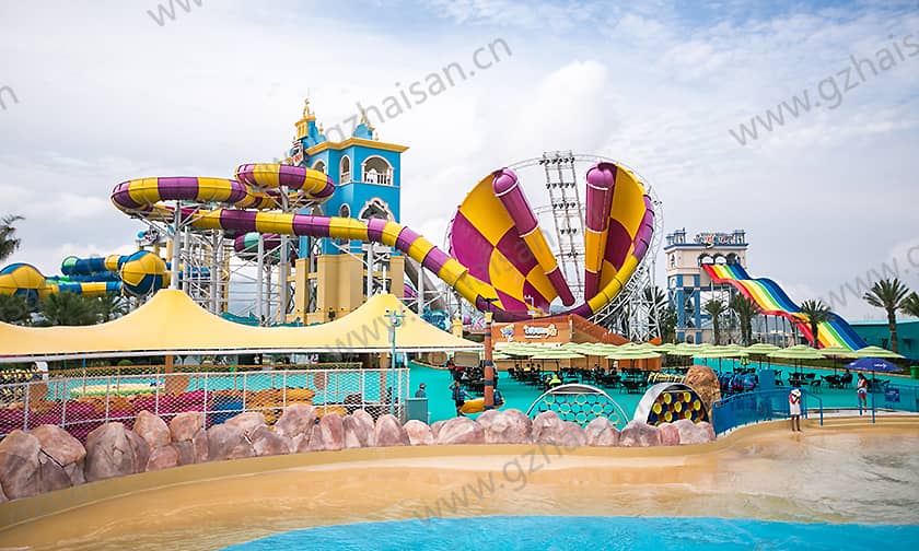 浙江宁波大目湾阿拉的海水上乐园超级龙卷风水滑道