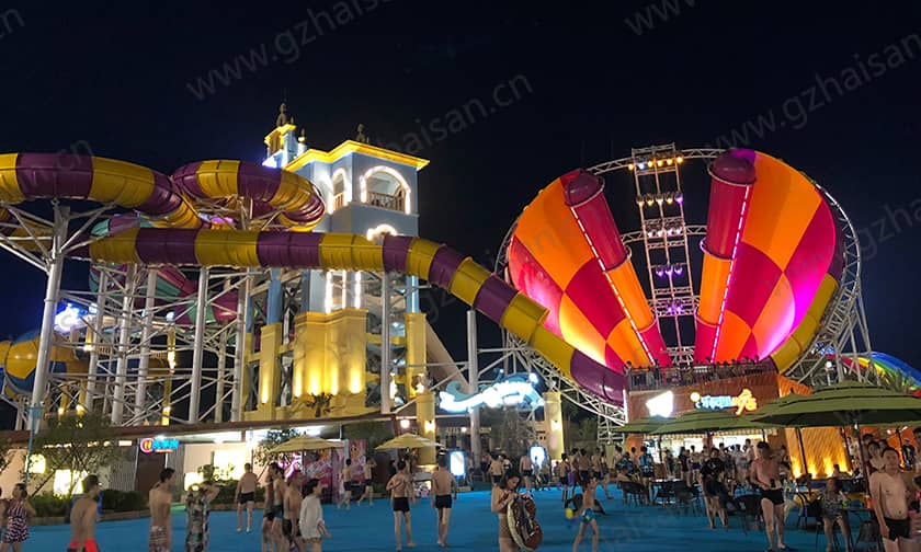 超级龙卷风水滑道提供了一种新的、刺激的水上体验