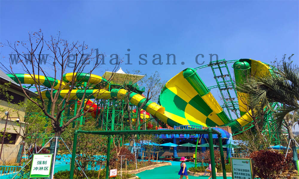 如何在水上乐园管理中提升园区的灯光和视觉效果？